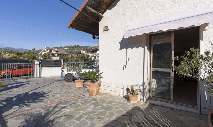 Diano Castello Apartment | Beautiful apartment for 2 guests with A/C, WIFI, TV, terrace and panoramic view