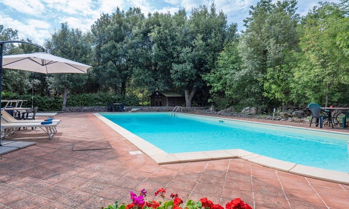Monteriggioni Apartment | Beautiful apartment for 4 guests with pool, WIFI, TV and veranda, close to Siena