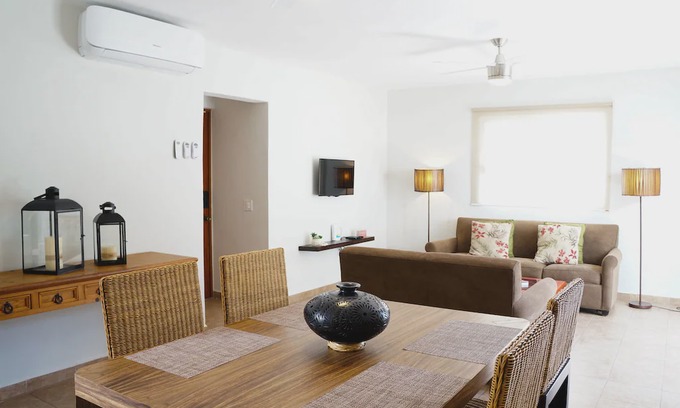 Downtown Cabo San Lucas Apartment | Beautiful apartment 10min walk to the marina!