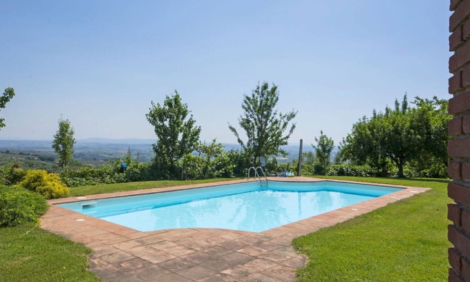 Fornello Villa | Beautiful apartment in villa for 2 guests with A/C, WIFI, pool, TV and parking