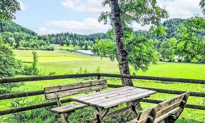 Sankt Urban Apartment | Beautiful apartment for 6 guests with WIFI, terrace, panoramic view and parking