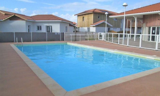 Biscarrosse Plage Apartment | Beautiful apartment for 8 guests with WIFI, pool, TV, terrace and pets allowed