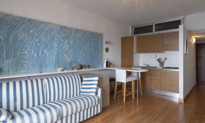 Ospedaletti Apartment | Beautiful apartment for 5 people with A/C, WIFI, terrace, pets allowed and parking