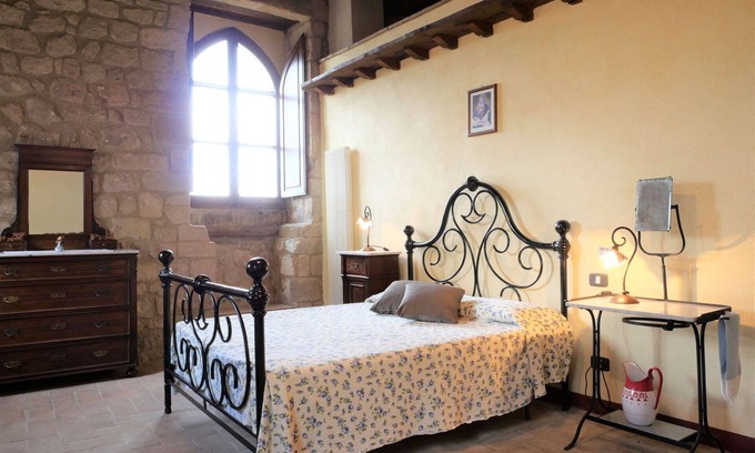 Roccastrada Villa | Beautiful apartment in villa for 8 guests with WIFI, TV and patio