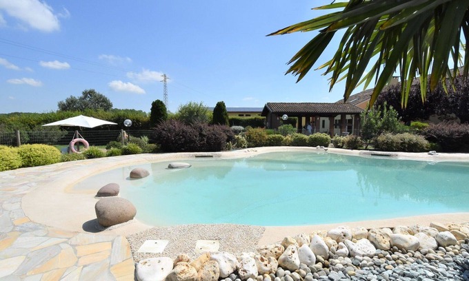 Ariano nel Polesine House | Beautiful apartment in villa for 4 guests with WIFI, A/C, pool, TV and patio