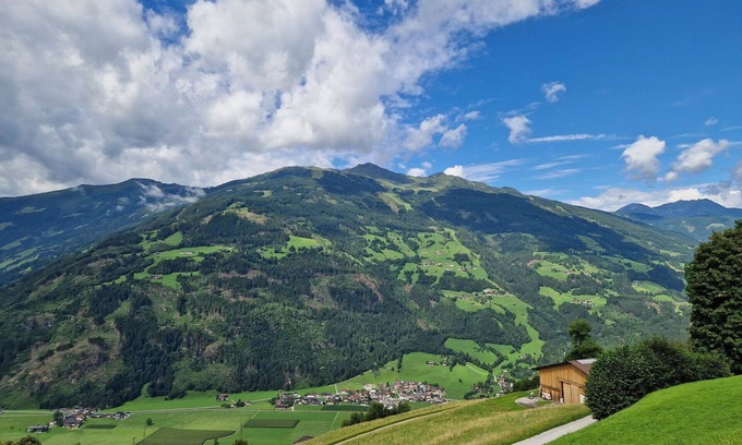 Distelberg Apartment | Beautiful apartment for 4 guests with WIFI, TV and terrace