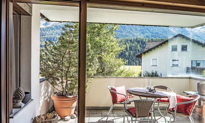 Champfer Apartment | Beautiful apartment for 4 guests with WIFI, TV, balcony, pets allowed, panoramic view and parking