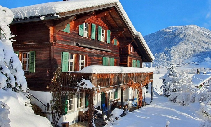 Zweisimmen Apartment | Beautiful apartment for 7 people with WIFI, TV and balcony