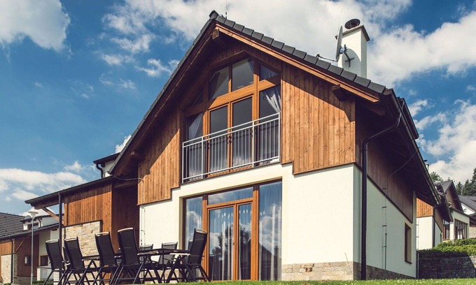 Lipno nad Vltavou House | Beautiful apartment in villa for 11 guests with WIFI, TV, terrace and pets allowed
