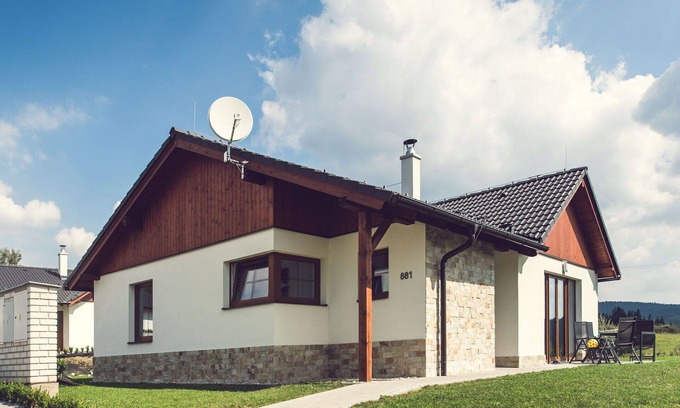 Lipno nad Vltavou House | Beautiful apartment in villa for 6 people with WIFI, TV, terrace and pets allowed
