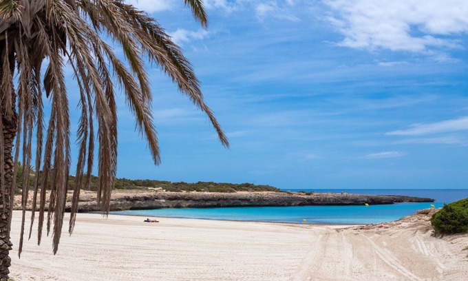 Cala'n Bosch Apartment | Beautiful Apartment with Terrace, Pool & Wi-Fi