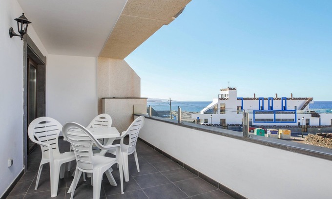 El Cotillo Apartment | Beautiful Apartment “2 dormitorios Vista Mar” with Sea View, Wi-Fi, Terrace & Shared Pool