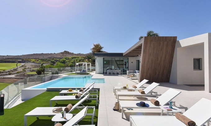 Salobre Villa | Beautiful apartment in villa with WIFI, private pool, A/C, TV, terrace and pets allowed
