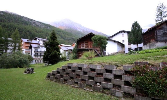 Saas-Fee Apartment | Beautiful apartment for 4 guests with WIFI, TV, balcony and pets allowed