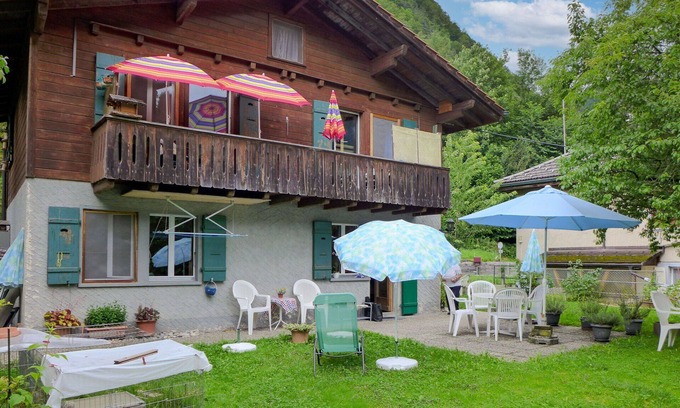Meiringen Apartment | Beautiful apartment for 2 guests with WIFI and TV