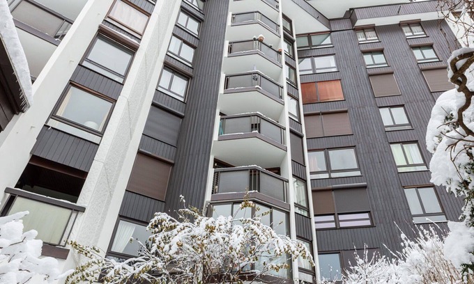 Chamonix City Centre Apartment | Beautiful apartment for 4 people with pool, WIFI, TV and balcony