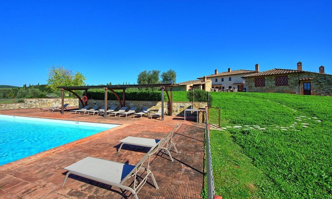 Castelnuovo Berardenga Apartment | Beautiful apartment for 2 people with A/C, pool, TV and panoramic view, close to Siena