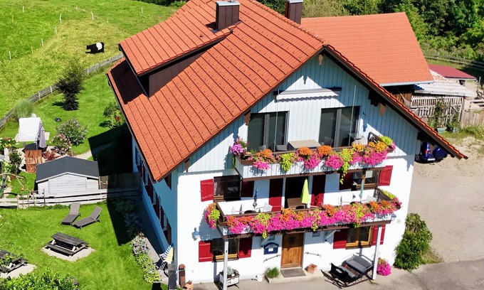 Gestratz Apartment | Beautiful apartment for two in the countryside (App. 3)