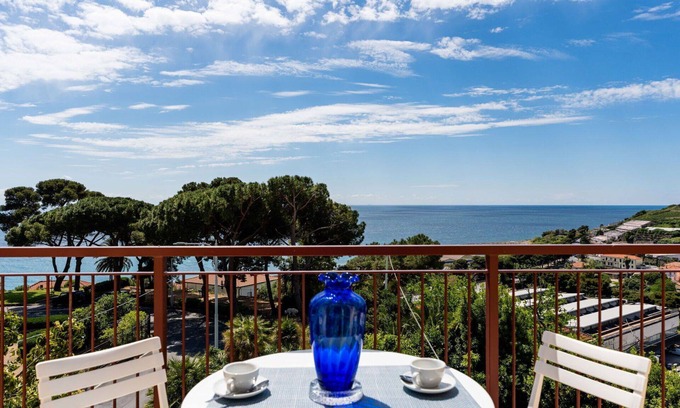 Bussana Apartment | Beautiful apartment for 6 guests with A/C, WIFI, TV, balcony and pets allowed