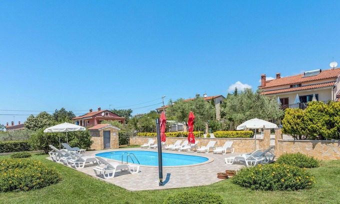 Brnobici Apartment | Beautiful apartment for 3 people with pool, WIFI, TV and terrace