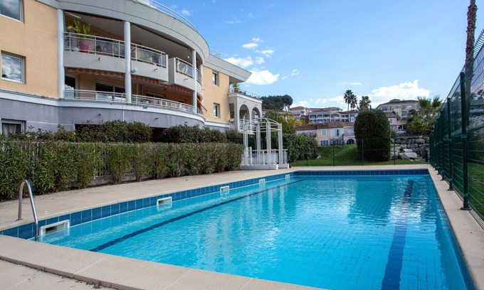 Le Cannet Apartment | Beautiful apartment for 6 people with pool, A/C, WIFI, TV, terrace and parking