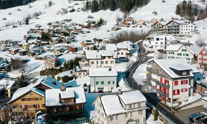 Amden Apartment | Beautiful apartment for 4 people with WIFI, TV, balcony and parking
