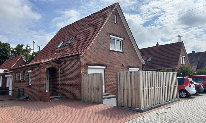 Norddeich Apartment | Beautiful apartment for 3 people with WIFI, TV and balcony