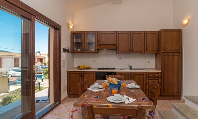 Porto Pollo Apartment | Beautiful apartment for 4 guests with WIFI, TV, terrace and pets allowed