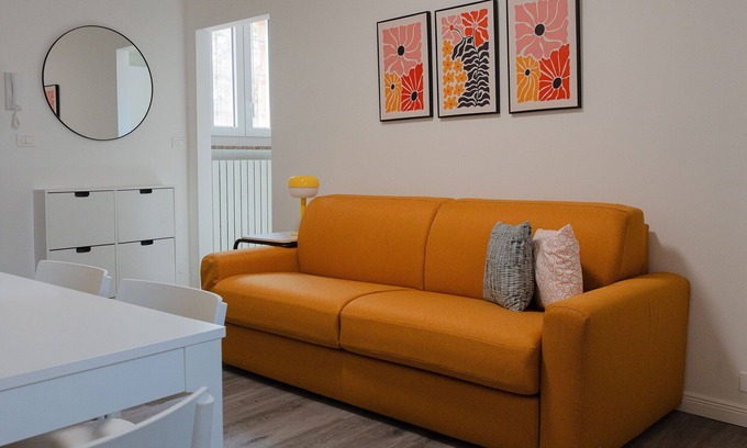 Pavia Apartment | Beautiful apartment for 4 people with WIFI, A/C and TV