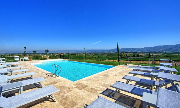 Vinci Apartment | Beautiful apartment for 6 guests with A/C, WIFI, pool, TV and panoramic view