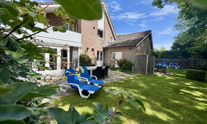 Oostkapelle Apartment | Beautiful apartment for 20 guests with WIFI, TV, terrace and parking