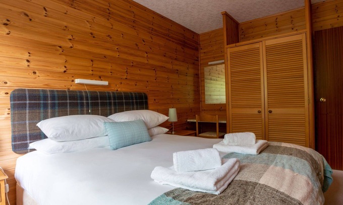 Drumnadrochit House | Beautiful apartment in villa for 6 people with WIFI, TV, patio and panoramic view