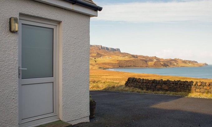Staffin Apartment | Beautiful apartment for 2 guests with WIFI and TV