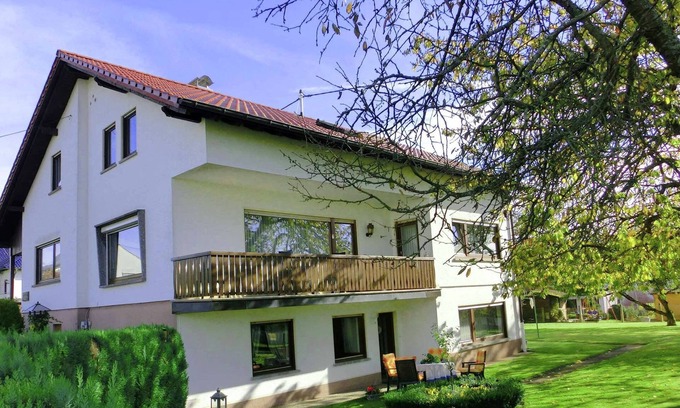 Winnen Apartment | Beautiful Apartment in Winnen near Forest and Town Centre