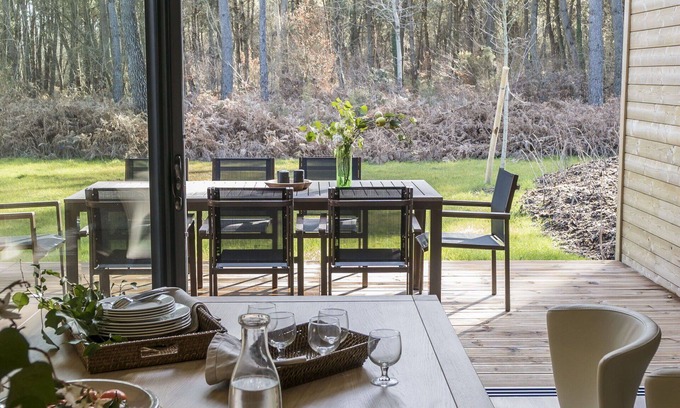 Morton House | Beautiful apartment in villa for 8 guests with pool, WIFI, hot tub, TV, terrace and parking