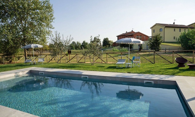 Larciano House | Beautiful apartment in villa for 4 people with A/C, WIFI, pool and TV