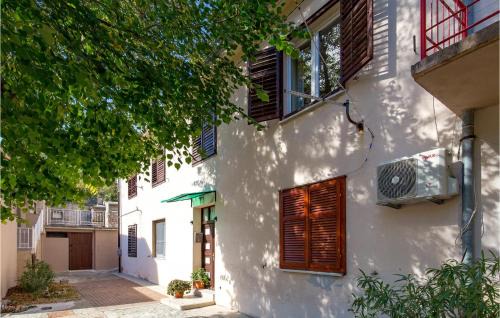 Jablanac Apartment | Beautiful Apartment In Jablanac With Wifi