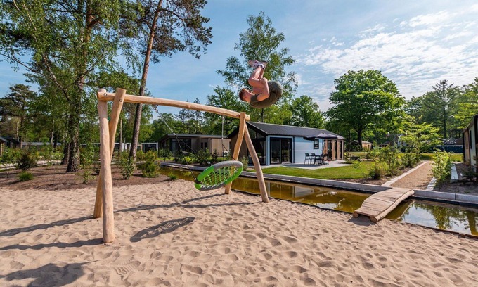 Noordoostelijk van Schaarsbergen House | Beautiful apartment in villa for 8 people with pool, WIFI, TV and terrace