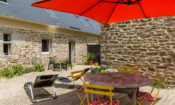 Tregunc House | Beautiful apartment in villa for 4 people with WIFI, TV, terrace and parking