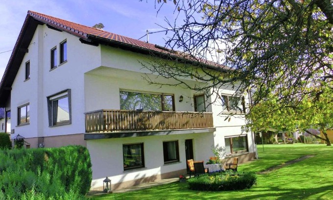 Winnen Apartment | Beautiful Apartment in Winnen near Forest and Town Centre