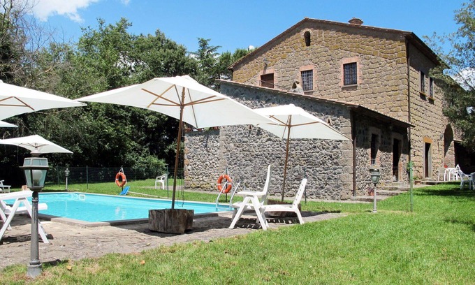 Bagnoregio Villa | Beautiful apartment in villa for 6 guests with pool, WIFI, TV, patio and pets allowed