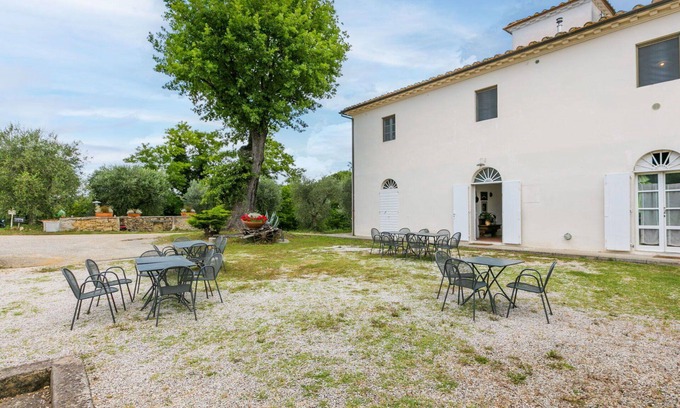 Poggiarello Villa | Beautiful apartment in villa for 8 guests with pool, TV and patio