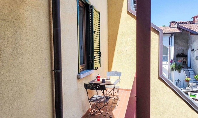 Rovellasca Apartment | Beautiful apartment for 4 people with WIFI, A/C, TV and balcony