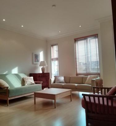 Mortlake Apartment | Beautiful apartment underground parking, balcony in Kew, Richmond Archives London