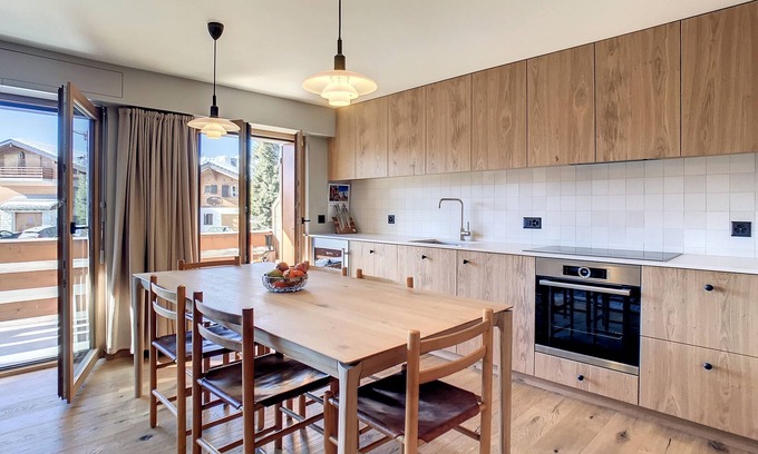 Verbier Apartment | Beautiful apartment with a view of the mountains, completely renovated in autumn 2022. The living ro