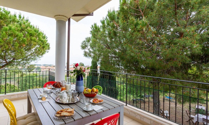 Foggetta Apartment | Beautiful apartment with A/C, WIFI, TV, patio, pets allowed, panoramic view and parking