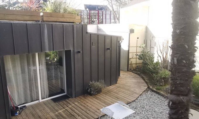 Auray Apartment | BEAUTIFUL APARTMENT WITH GARDEN AURAY - ST GOUSTAN - 10 km plage