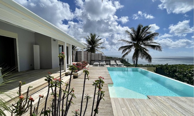 Sainte-Anne Villa | Beautiful architect in an exceptional villa with a sea view 180 °