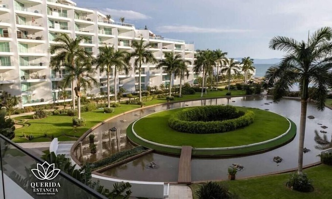 Flamingos Apartment | Beautiful Aria Ocean 401 QueridaEstancia