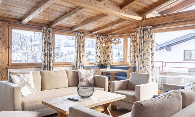 Reith bei Kitzbuehel Apartment | Beautiful apartment for 6 people with hot tub, WIFI, TV, balcony and parking
